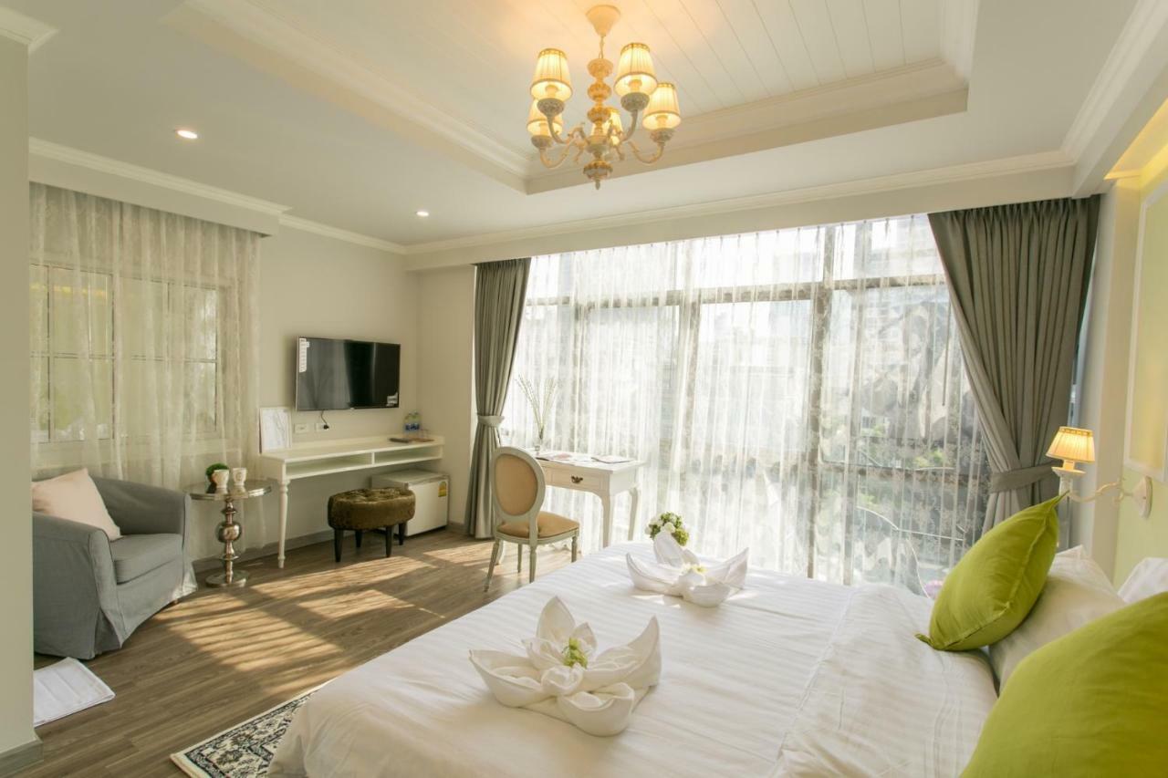 Mali @Silom Boutique Hotel Bangkok Exterior foto